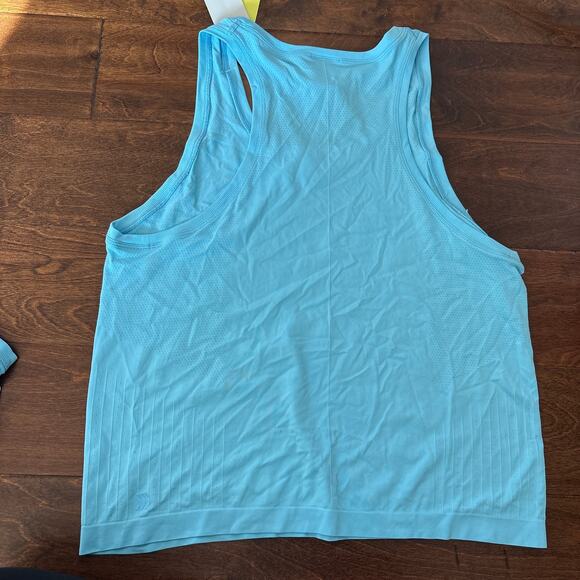All In Motion Women's XS Athletic Racerback Tank Top Blue Seamless NEW - Picture 12 of 12